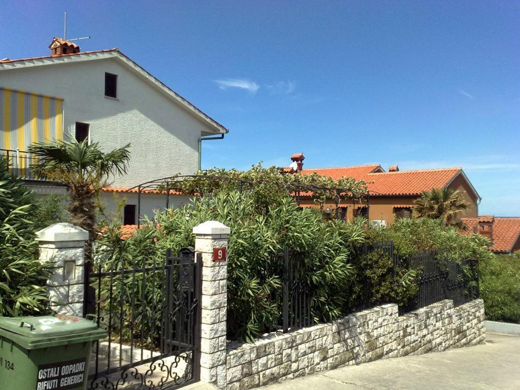Apartments Kolorcek Izola Exterior foto